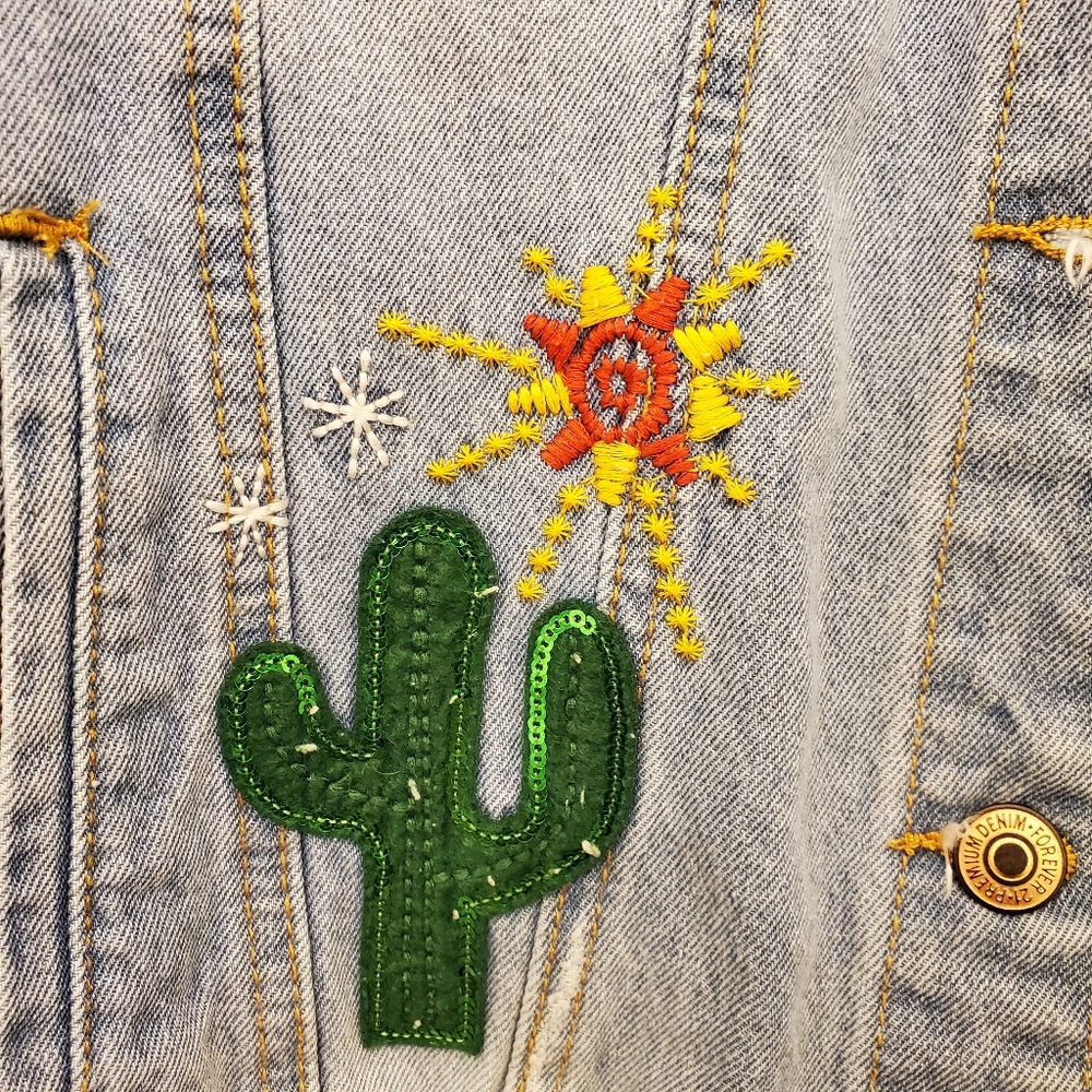 Jean Jacket 🥳 - Picture 9 of 11